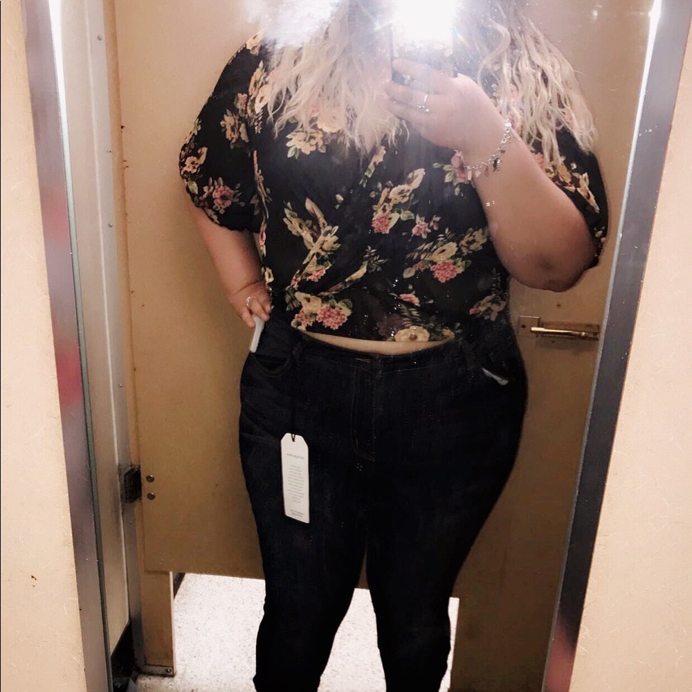 Beautiful  floral crop top.
